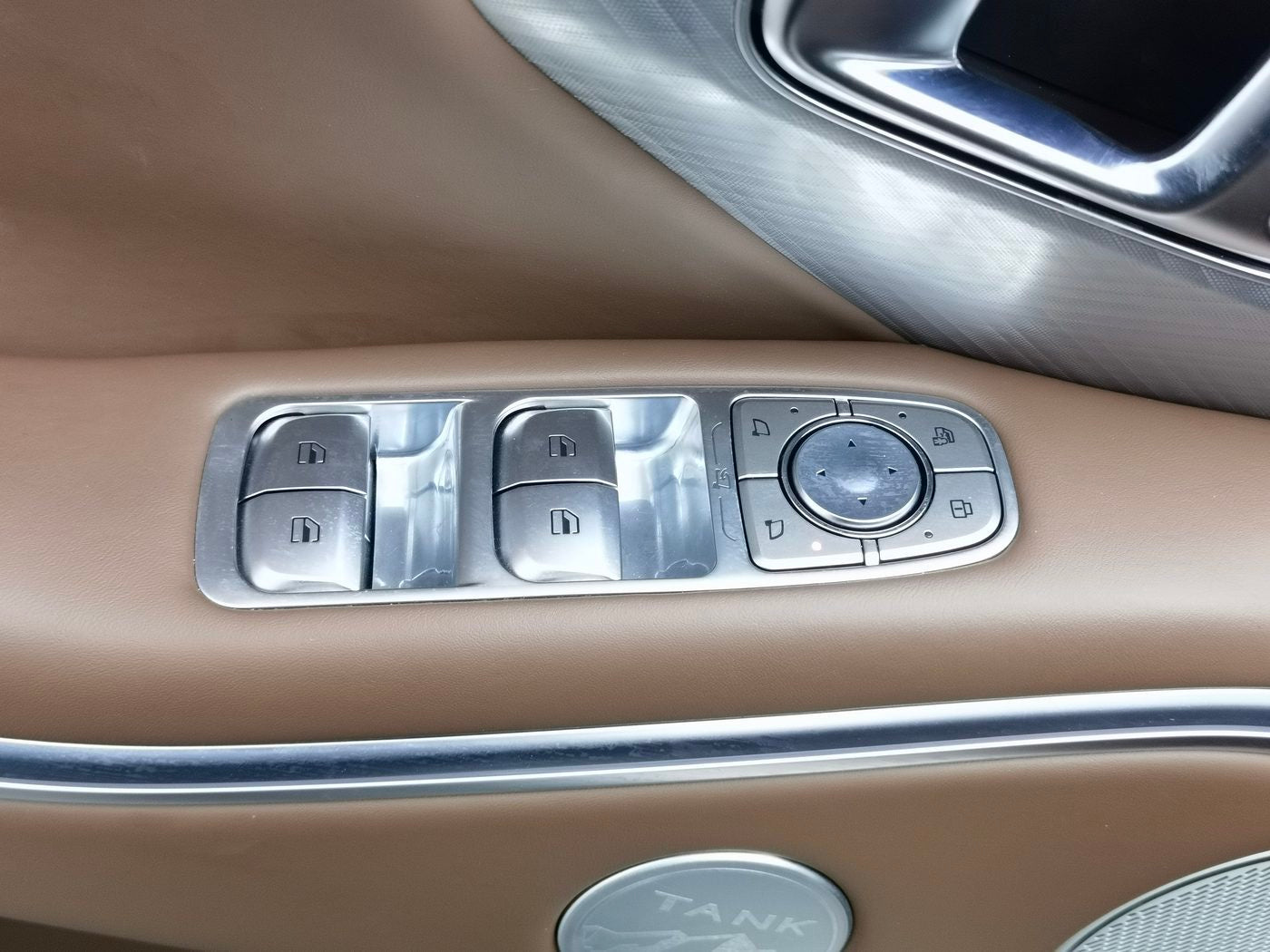Used 2024 Tank 700 New Energy 3.0T Hi4-T Ultimate Edition Plug-in Hybrid interior photo for China car export