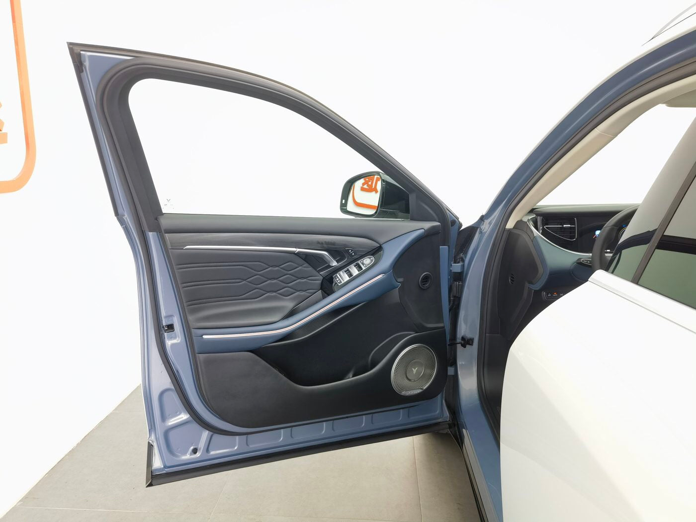 Used Voyah FREE 2021 Model 4WD Exclusive Luxury Package Battery Electric Vehicle EREV interior photo for China car