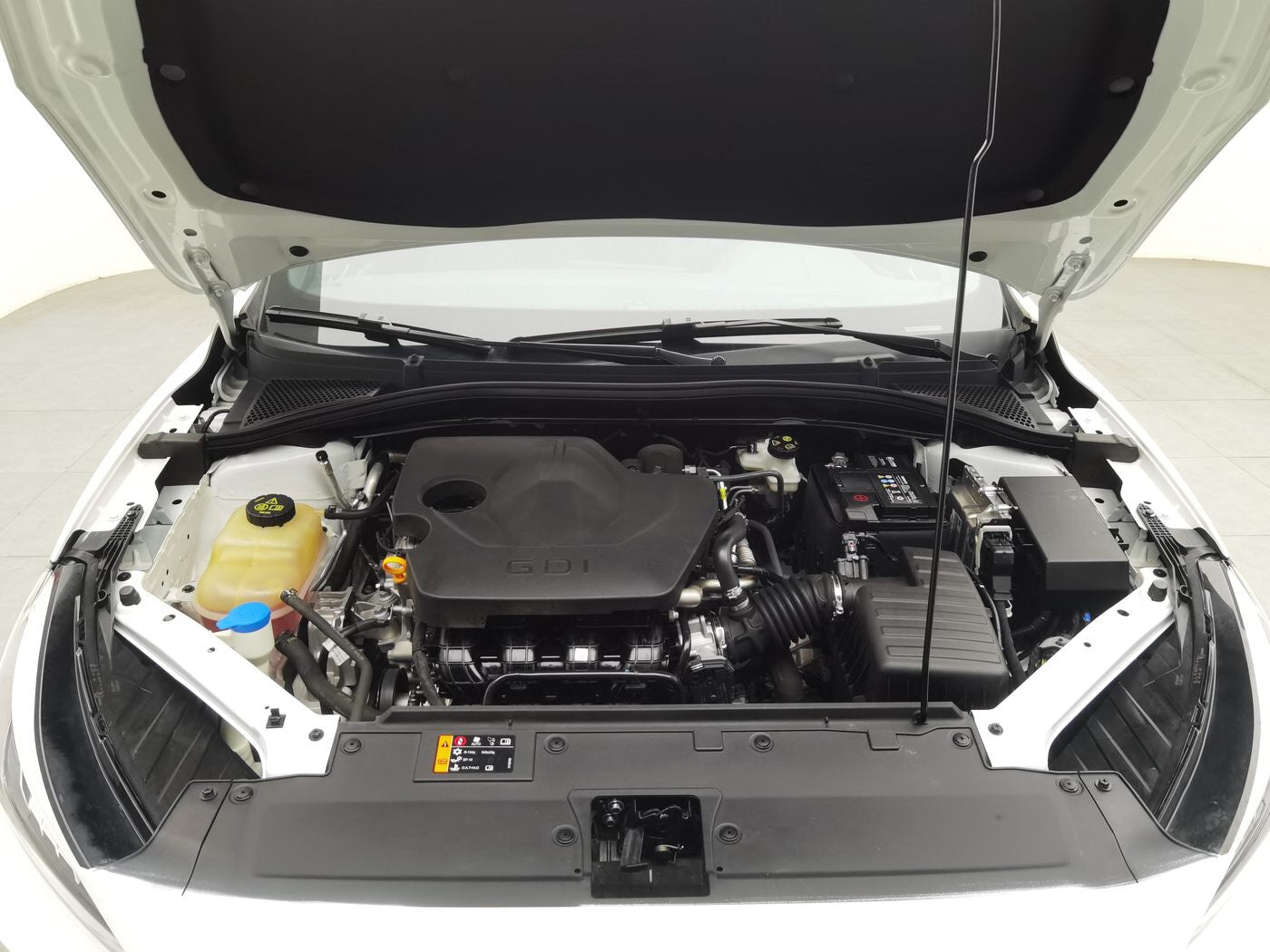 Used MG5 2023 1.5L 180DVVT CVT Luxury Edition side view for China car export