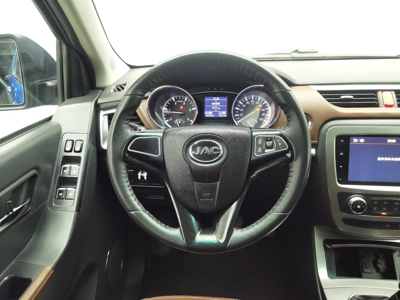 Used JAC T8 2018 2.0T MT Premium Extended Cab Rear-wheel Drive HFC4DB2-1D1 Diesel National V