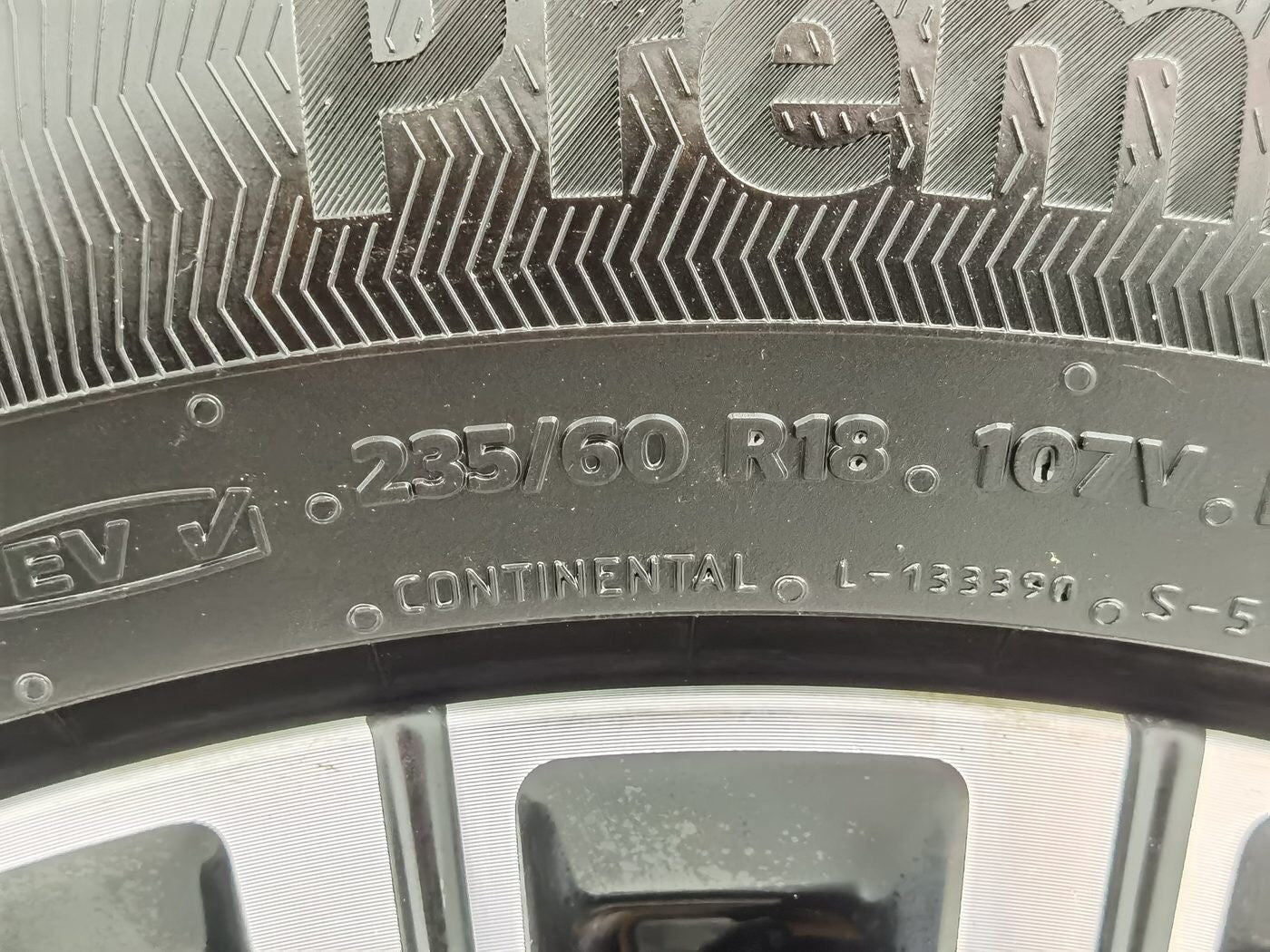 Used Denza D9 2022 Model 1.5T DM-i 970 4WD Flagship Version Plug-in Hybrid