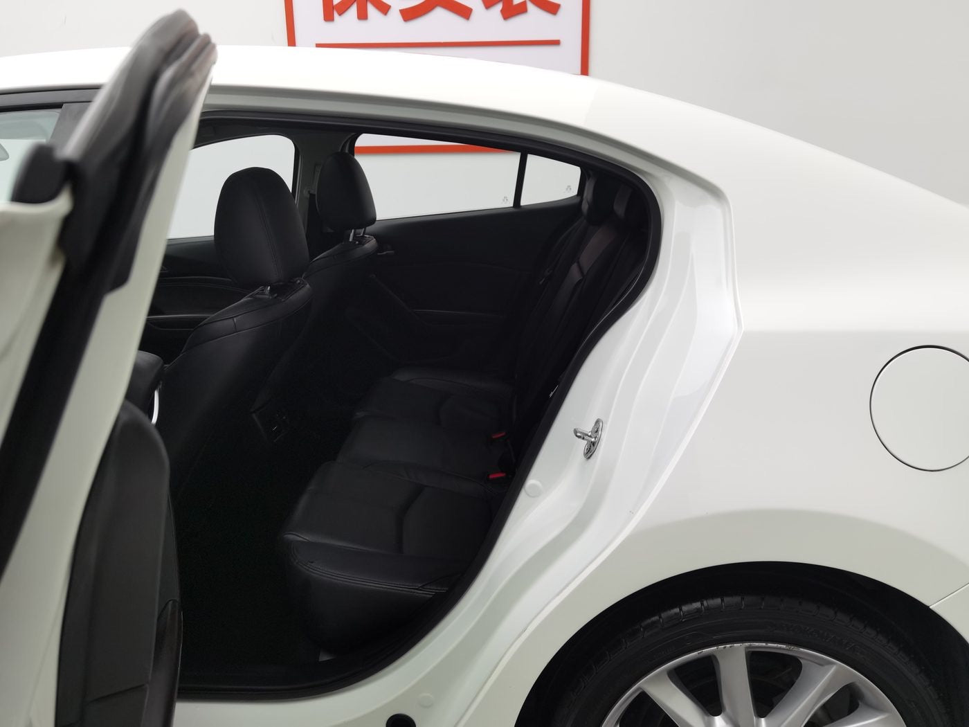 Used Mazda 3 Axela 2017 4-door 2.0L Automatic Premium Trim dashboard view for China car export