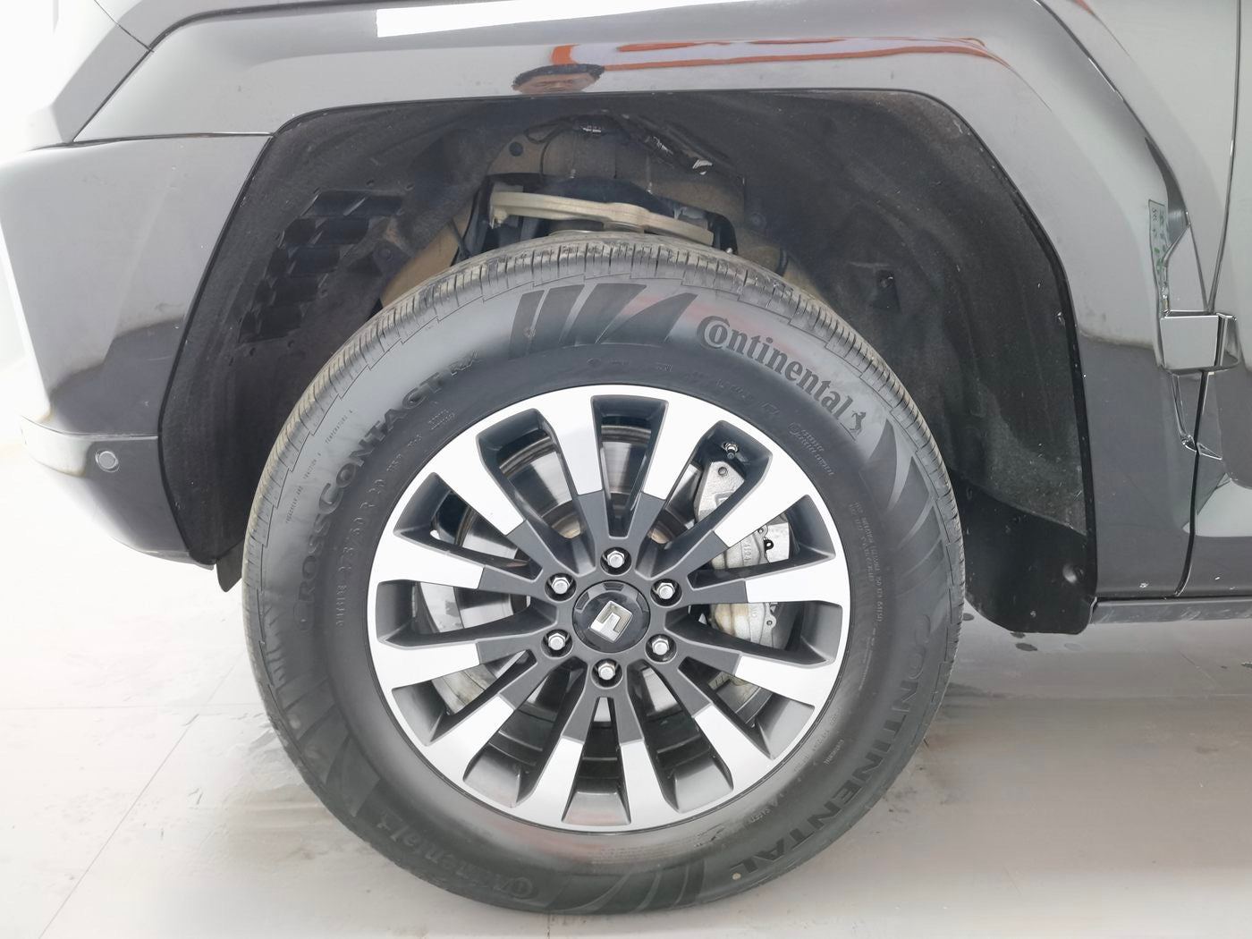 Used 2024 Tank 700 New Energy 3.0T Hi4-T Ultimate Edition side view for China car export