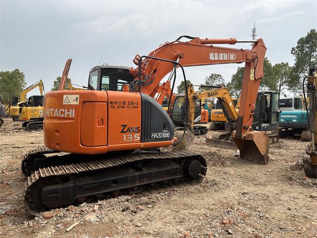 USED HITACHI ZX138 EXCAVATOR