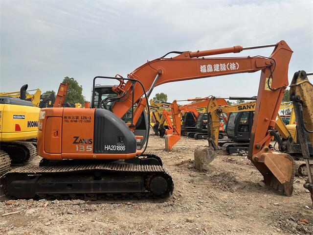 USED HITACHI ZX138 EXCAVATOR