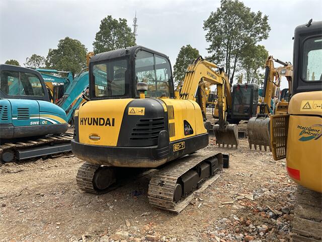 USED HYUNDAI 60-7 EXCAVATOR