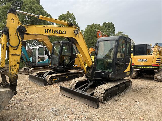 USED HYUNDAI 60-7 EXCAVATOR