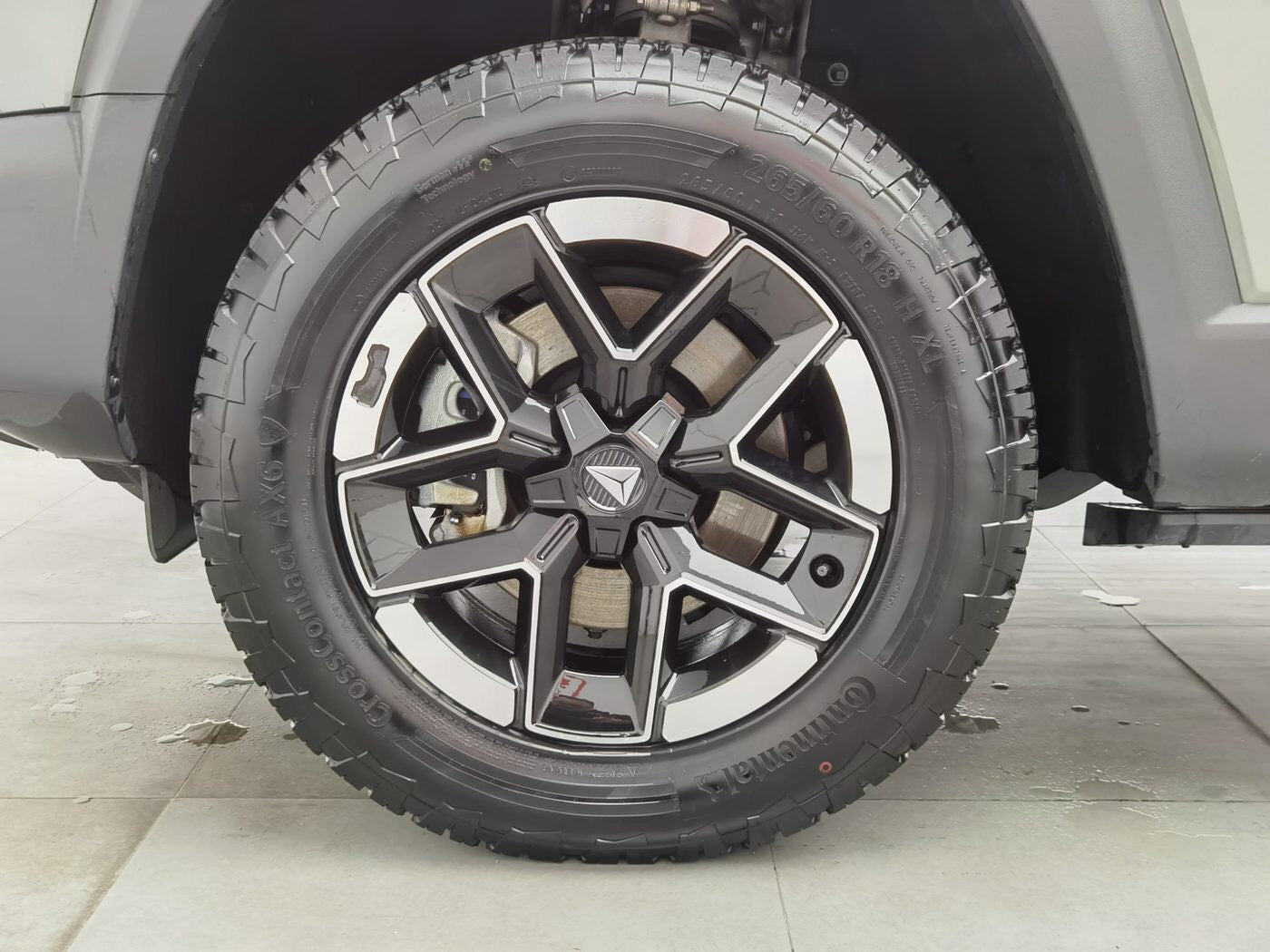 Used 2024 Changan Deepal G318 1.5T Range Extender 4WD Air Suspension Edition front view for China car export