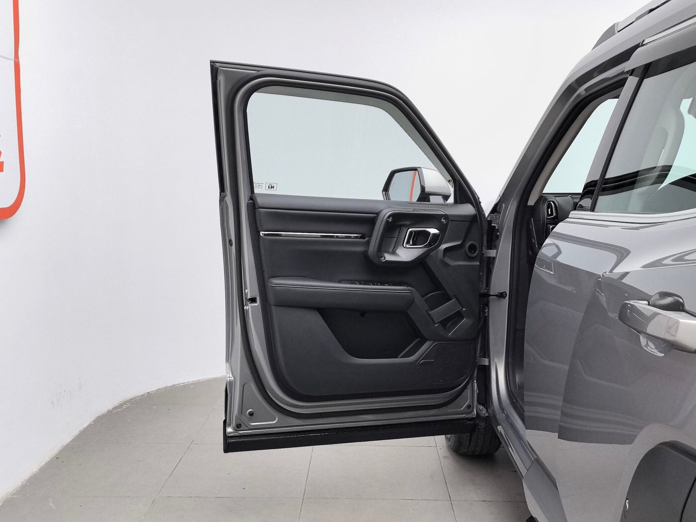 Used Haval Second-Generation Dog 2023 Model 2.0T 2WD Wild Trend Edition Plus interior photo for China car export