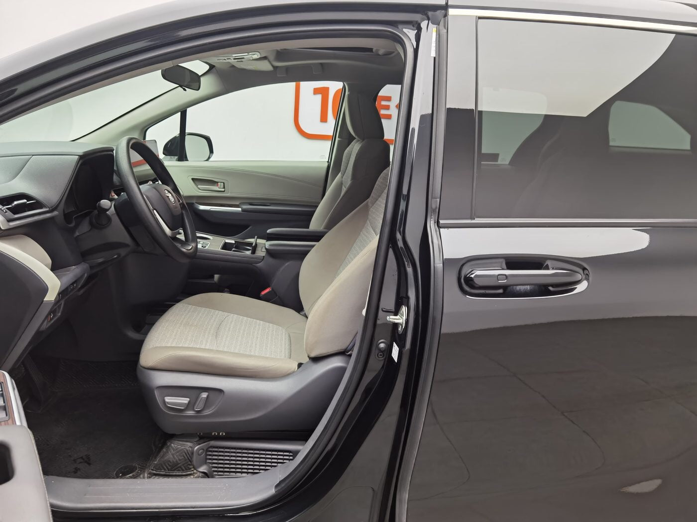 Used Toyota Sienna | 2021 Model 2.5L Comfort Edition Hybrid