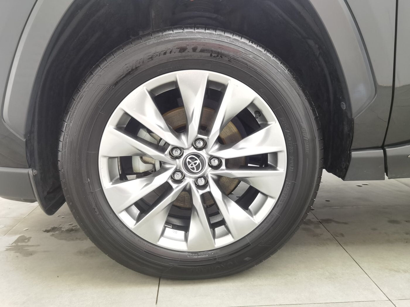 Used Toyota Wildlander | 2023 Model 2.0L CVT 2WD Leading Edition front view for China car export