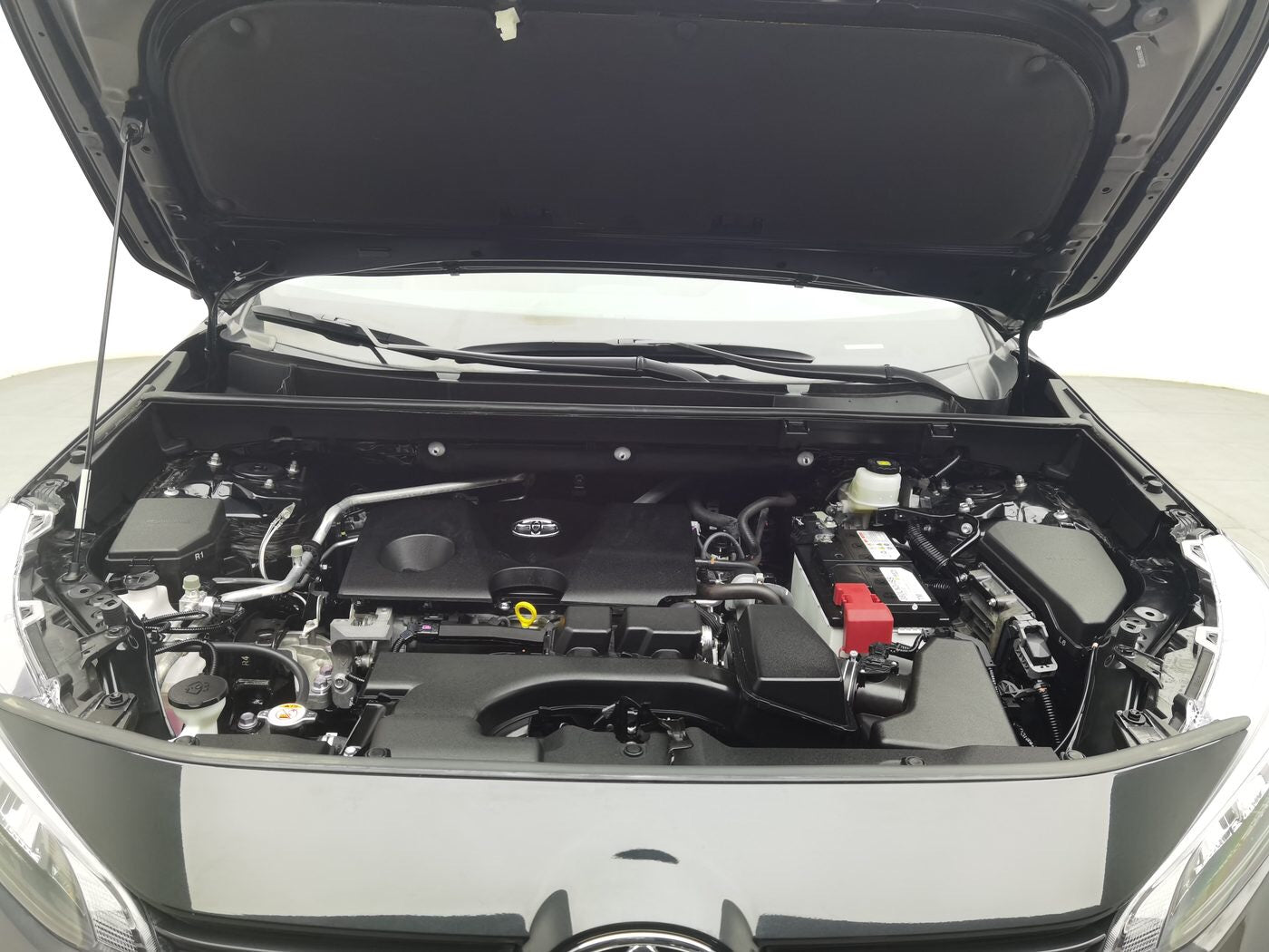 Used Toyota Wildlander | 2023 Model 2.0L CVT 2WD Leading Edition side view for China car export