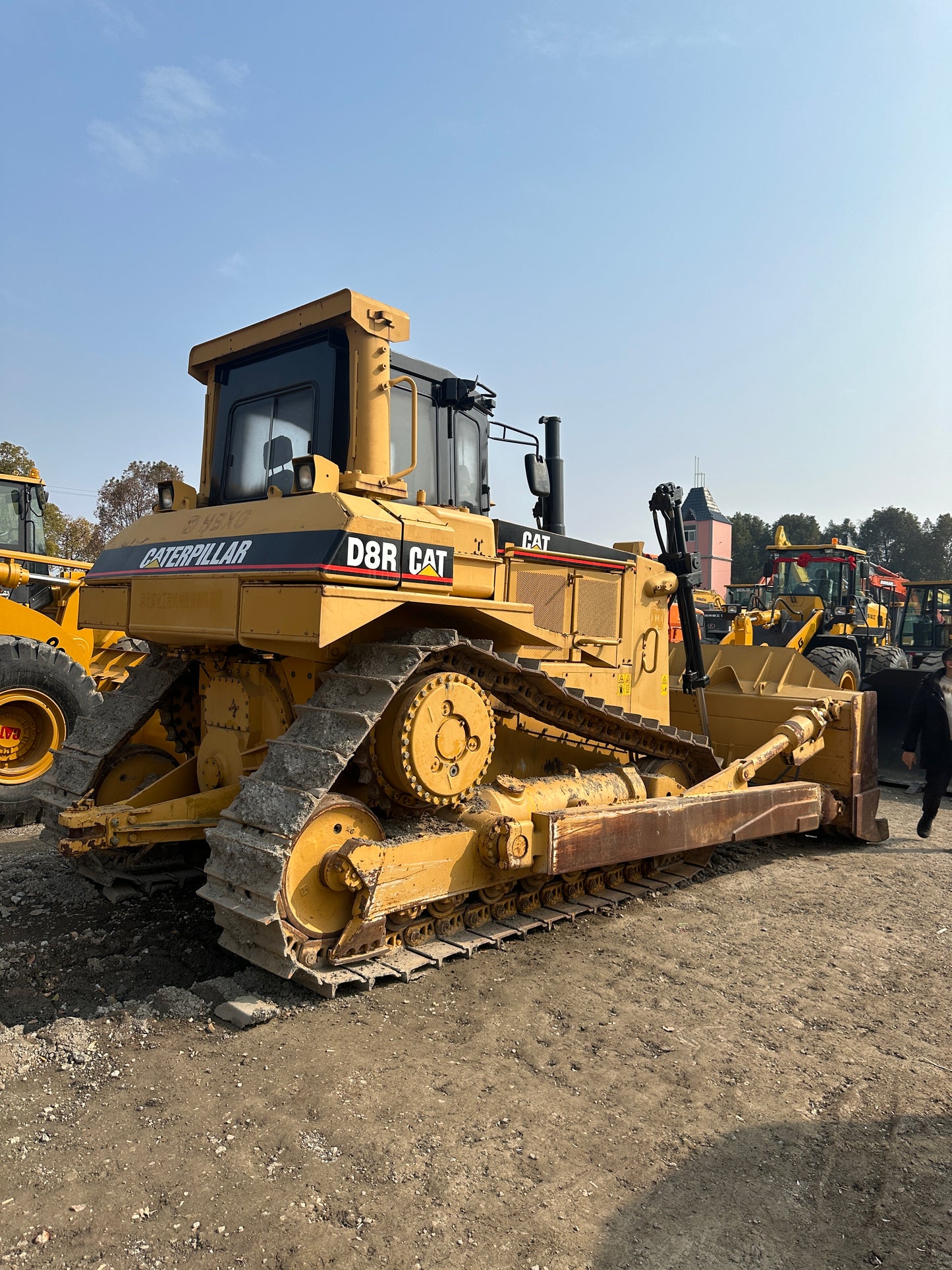 USED CAT D8R BULLDOZER