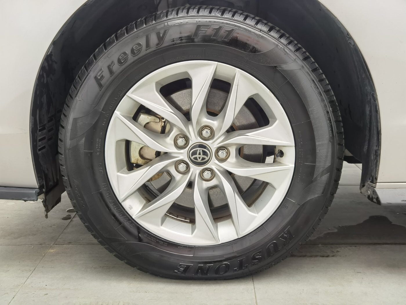 Used Toyota Granvia | 2023 Model 2.5L Hybrid Comfort Edition