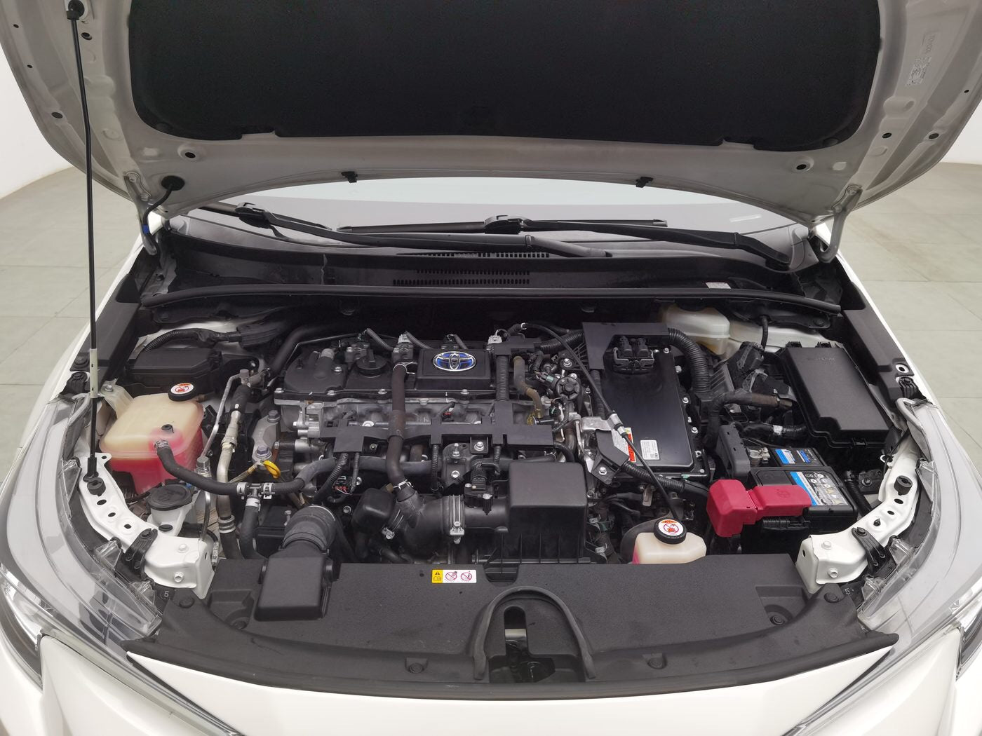 Used Toyota Levin 2019 Model 1.8L H Luxury Edition Hybrid front view for China car export