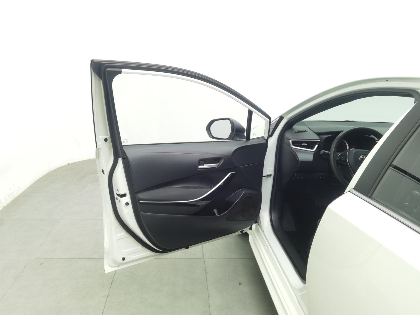 Used Toyota Levin 2019 Model 1.8L H Luxury Edition Hybrid dashboard view for China car export