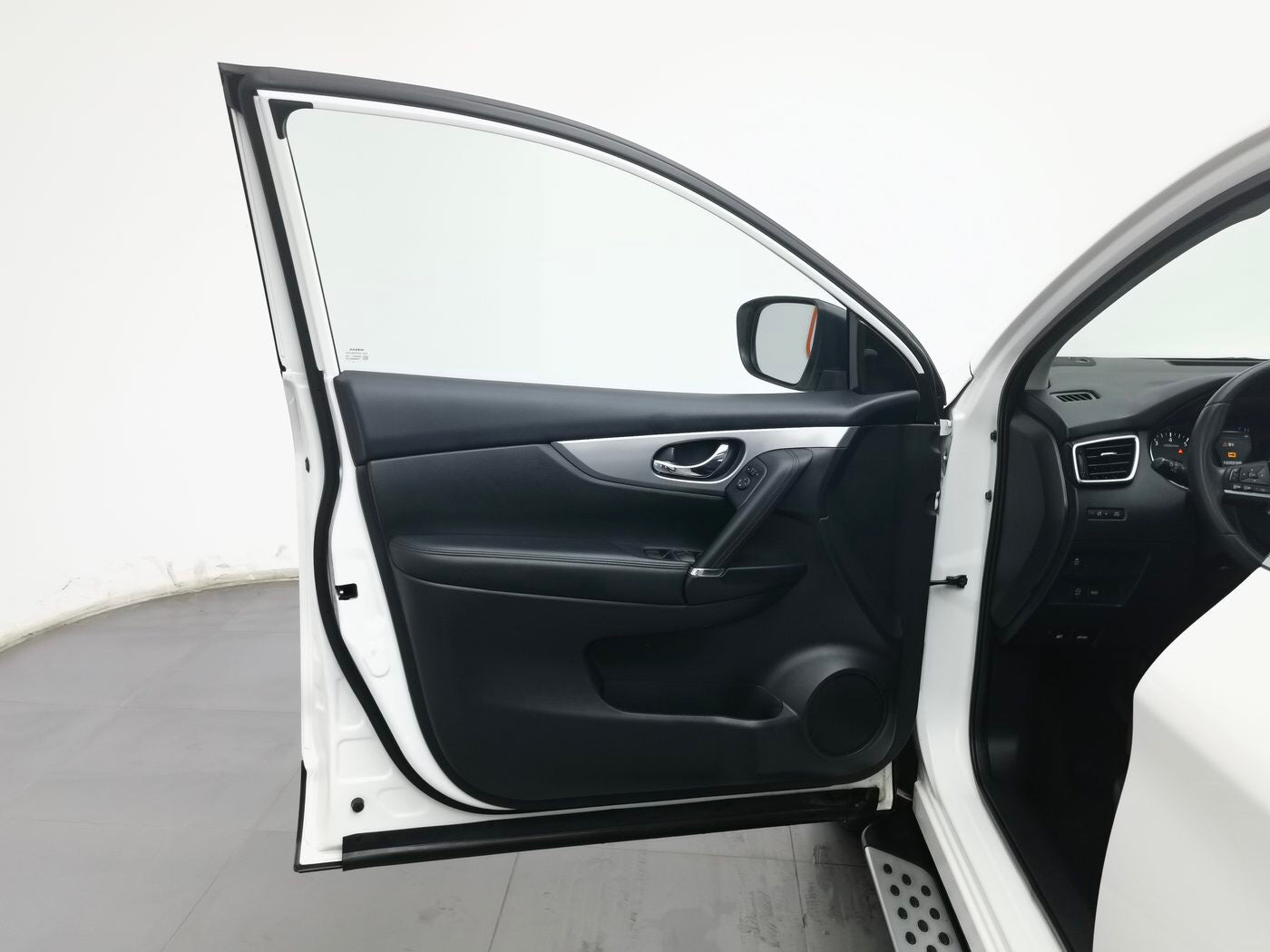 Used Nissan Qashqai 2022 Model 2.0L CVT XV Prem Luxury Trim front view for China car export