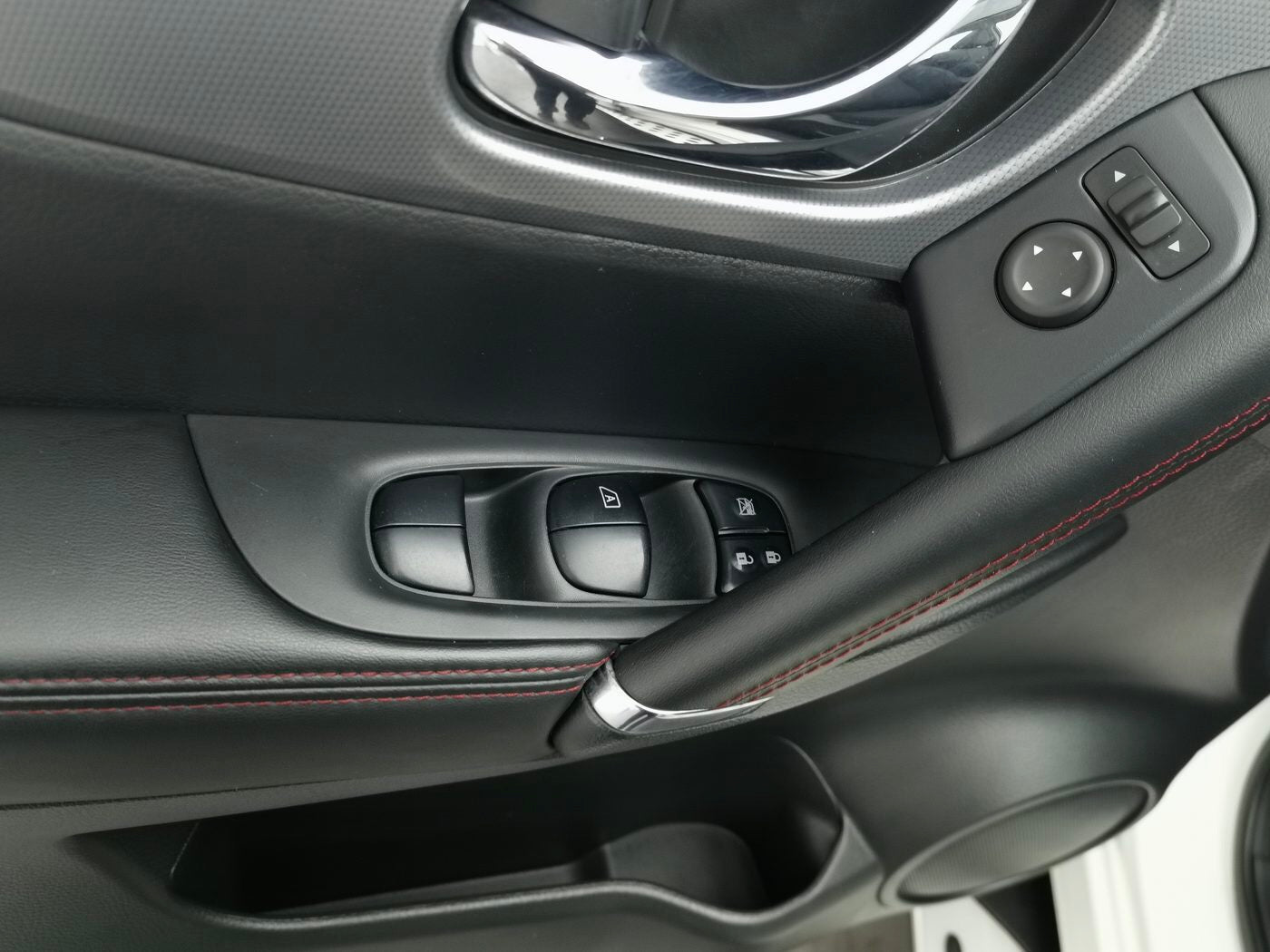 Used Nissan Qashqai 2022 Model 2.0L CVT XV Prem Luxury Trim side view for China car export