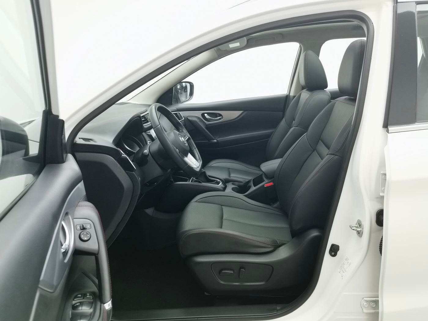 Used Nissan Qashqai 2022 Model 2.0L CVT XV Prem Luxury Trim rear view for China car export