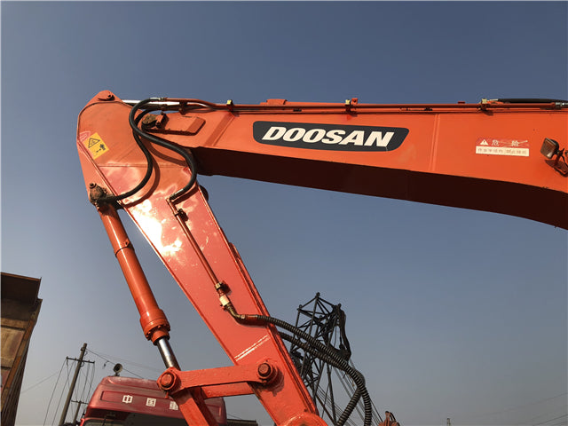 USED DOOSAN DH220LC-7 EXCAVATOR