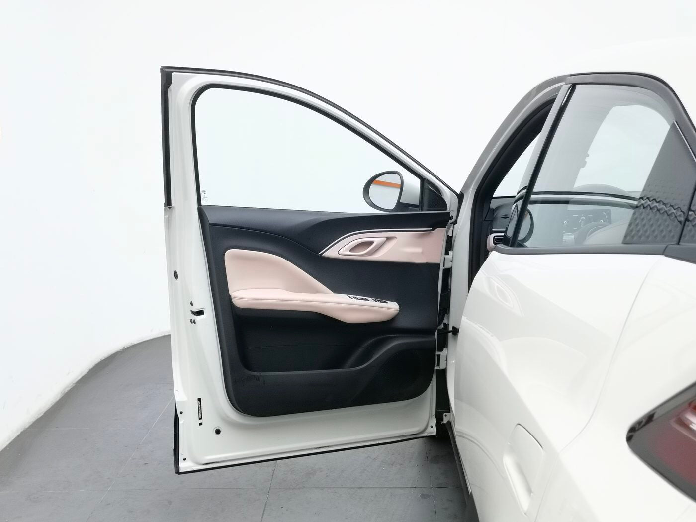 Used BYD Ocean Series Seagull 2025 Model 305km Dynamic Version 4-Seater Pure Electric dashboard view for China car