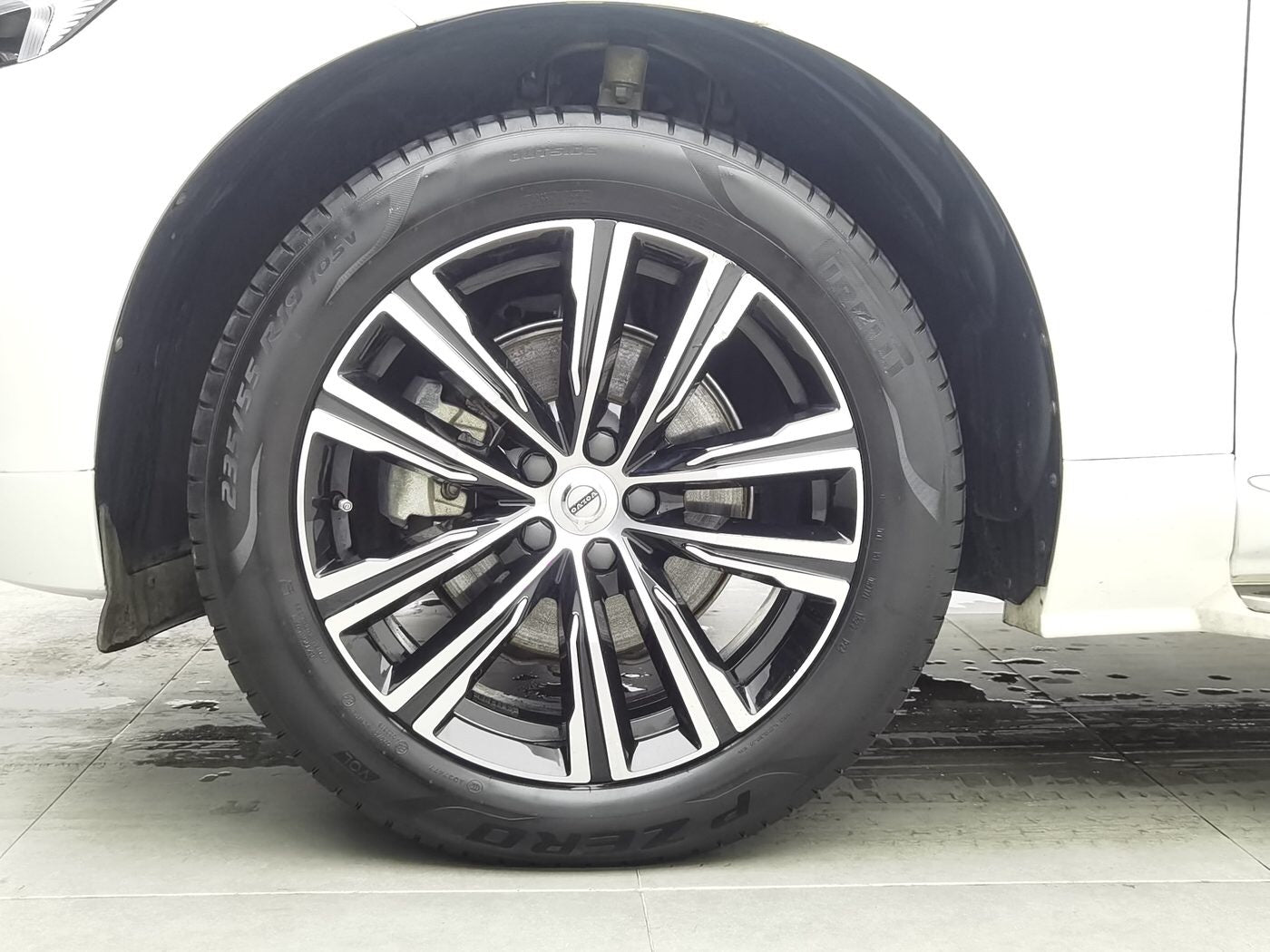 Used Volvo XC60 2022 Model 2.0T B5 Zhiyuan Luxury Edition 4WD