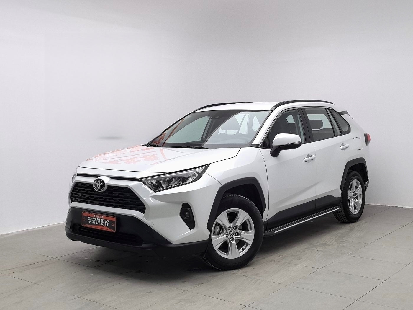Used Toyota RAV4 2024 Model 2.0L CVT Urban Version cargo space for China car export