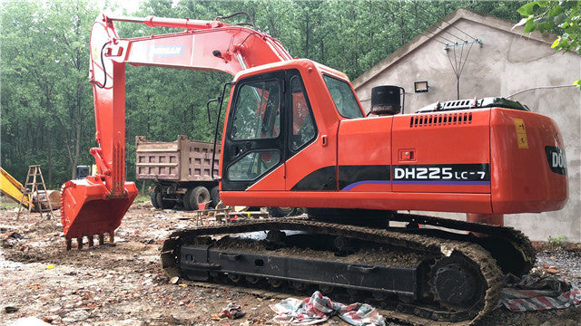 USED DOOSAN DH225LC-7 EXCAVATOR