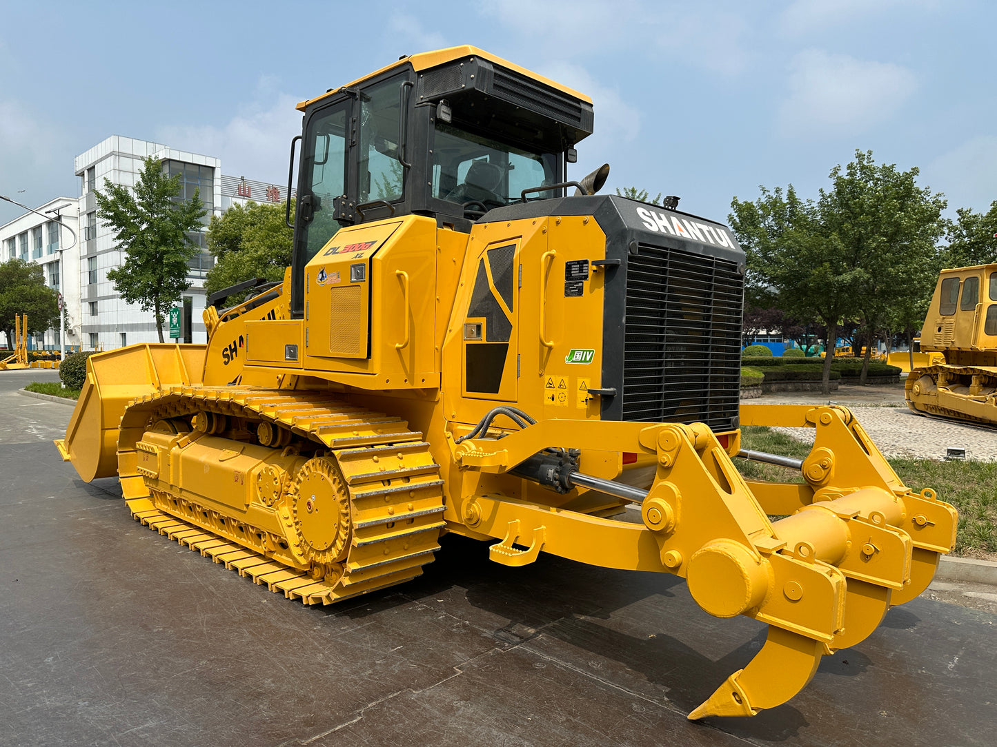 SHANTUI DL300 TRACK LOADER