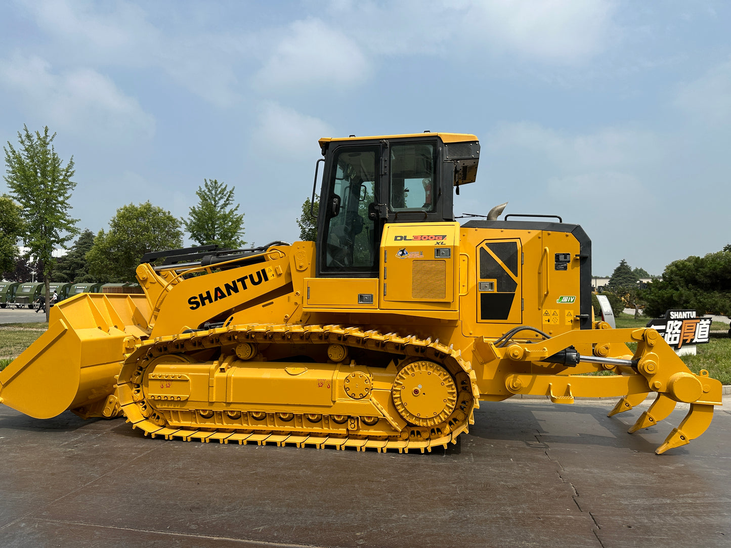 SHANTUI DL300 TRACK LOADER