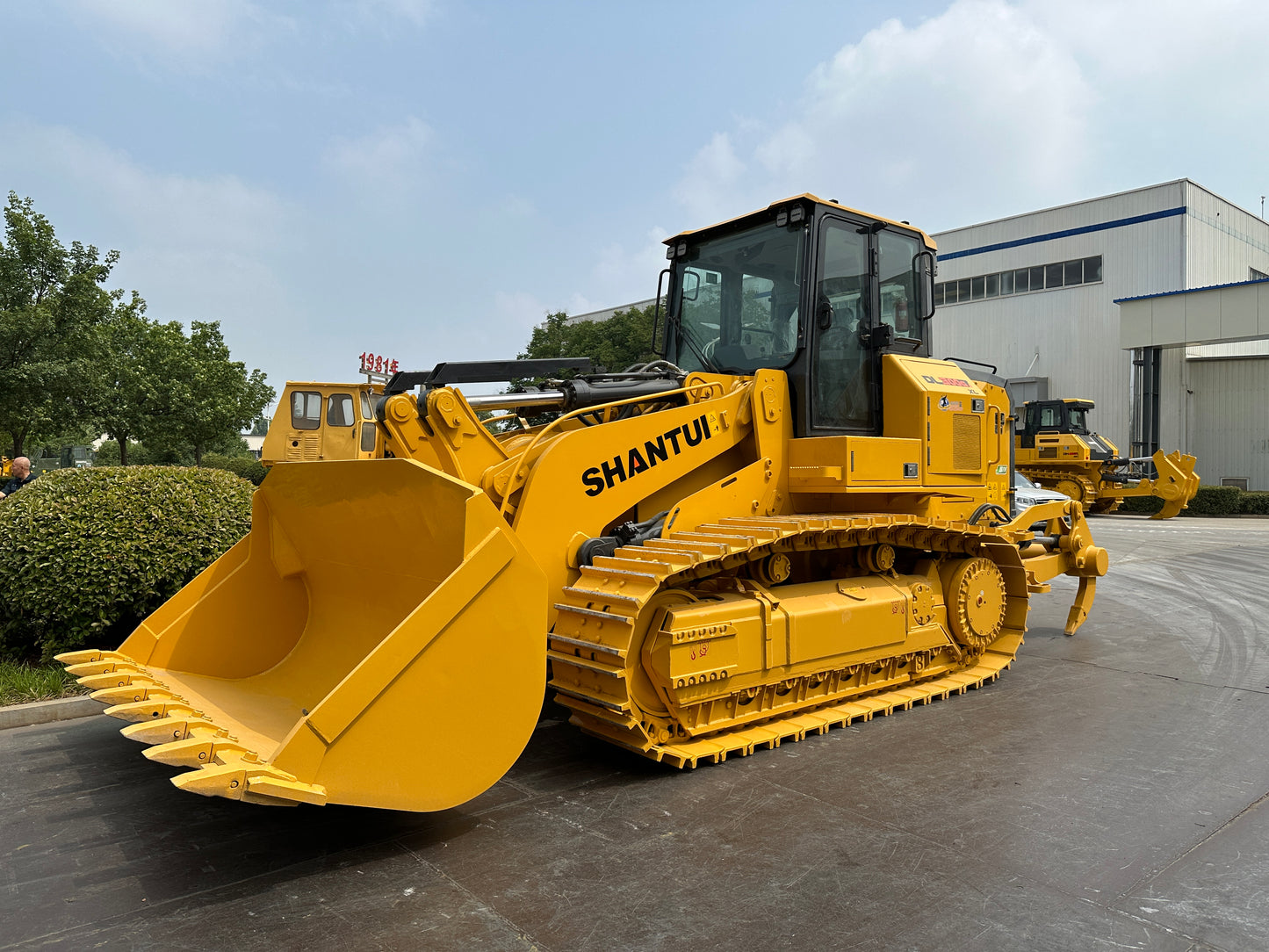 SHANTUI DL300 TRACK LOADER