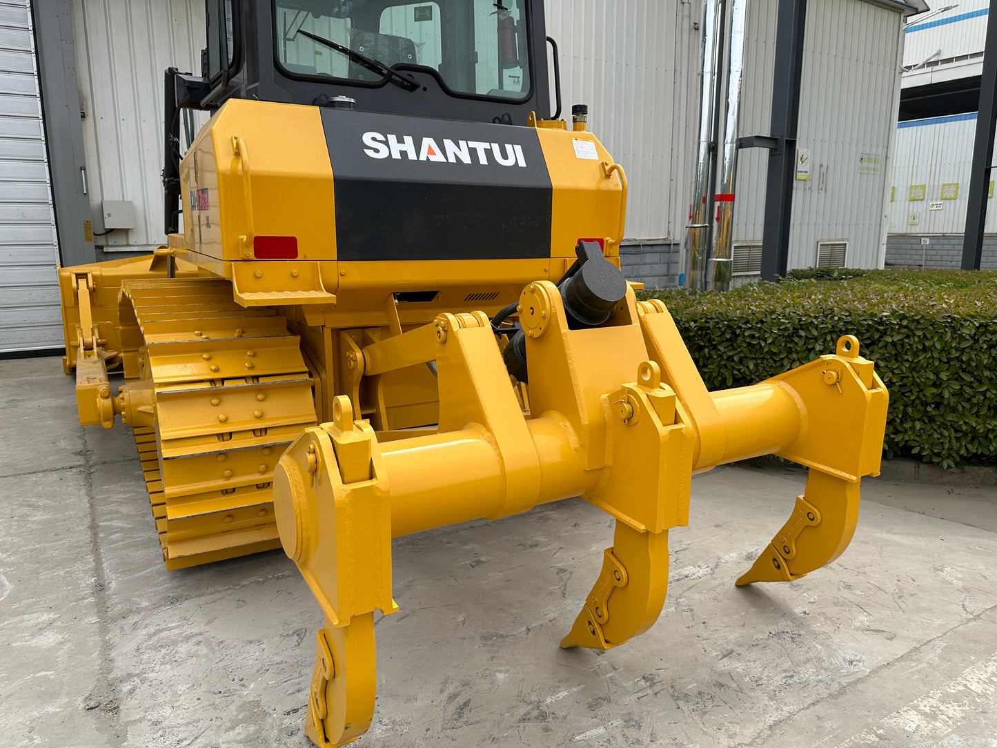 SHANTUI DH17-B3 BULLDOZER WITH RIPPER