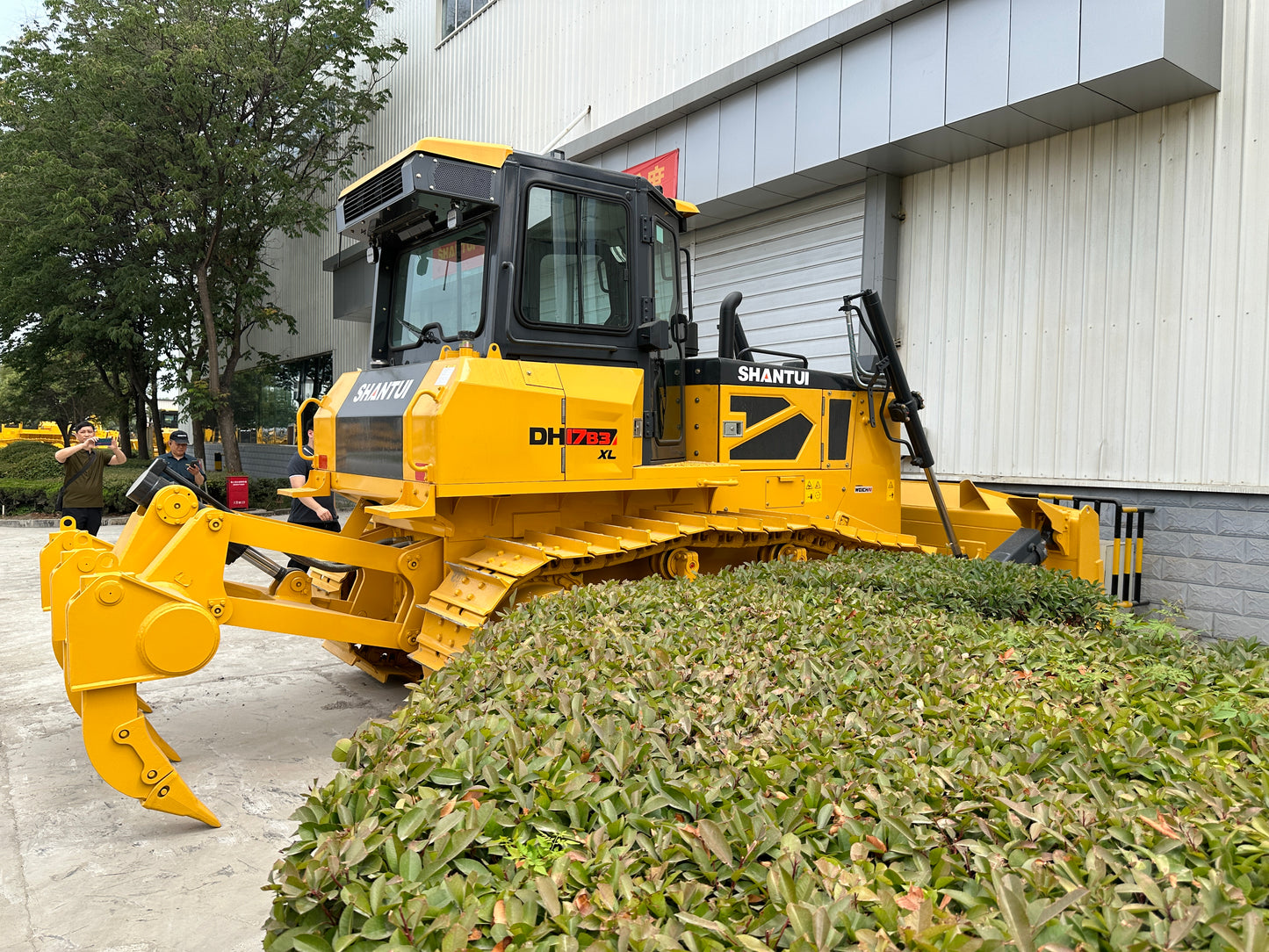 SHANTUI DH17-B3 BULLDOZER WITH RIPPER