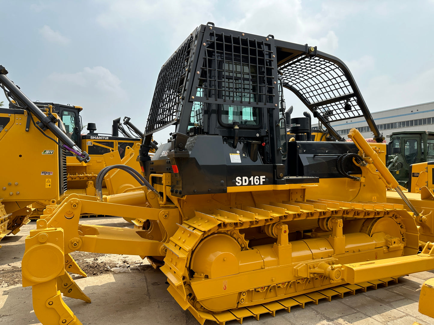 SHANTUI SD16F BULLDOZER