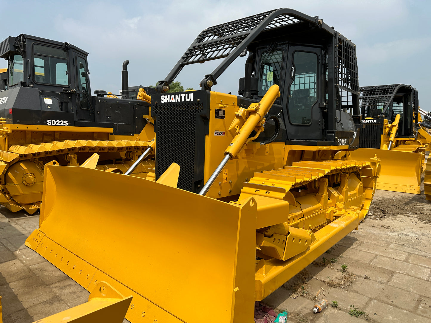 SHANTUI SD16F BULLDOZER