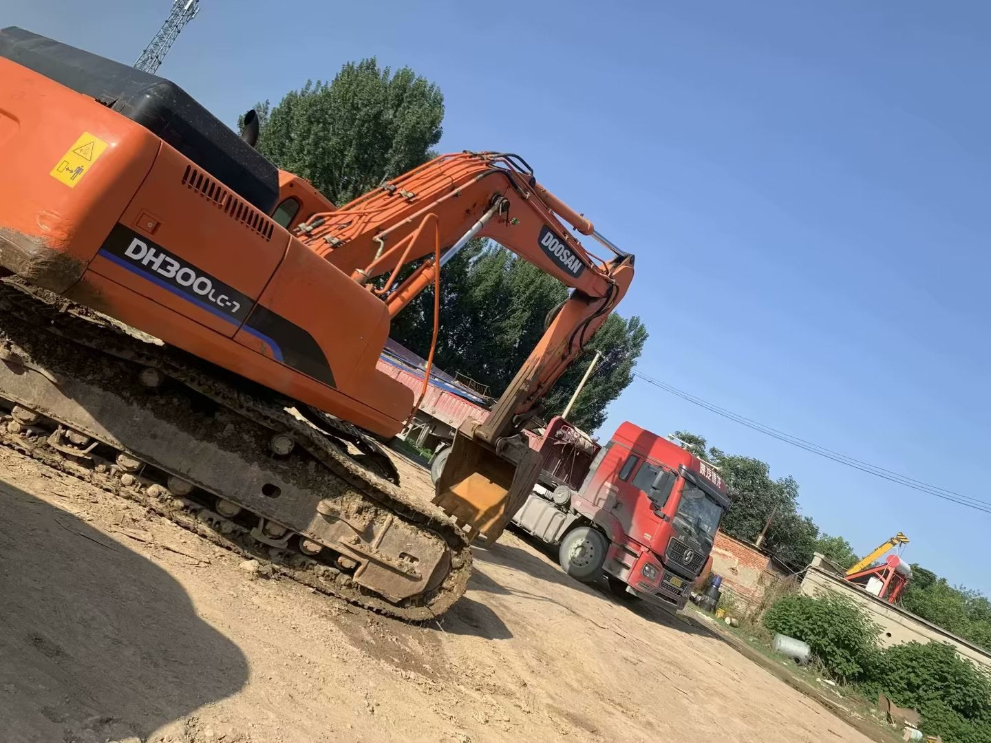 USED DOOSAN DH300LC-7 EXCAVATOR