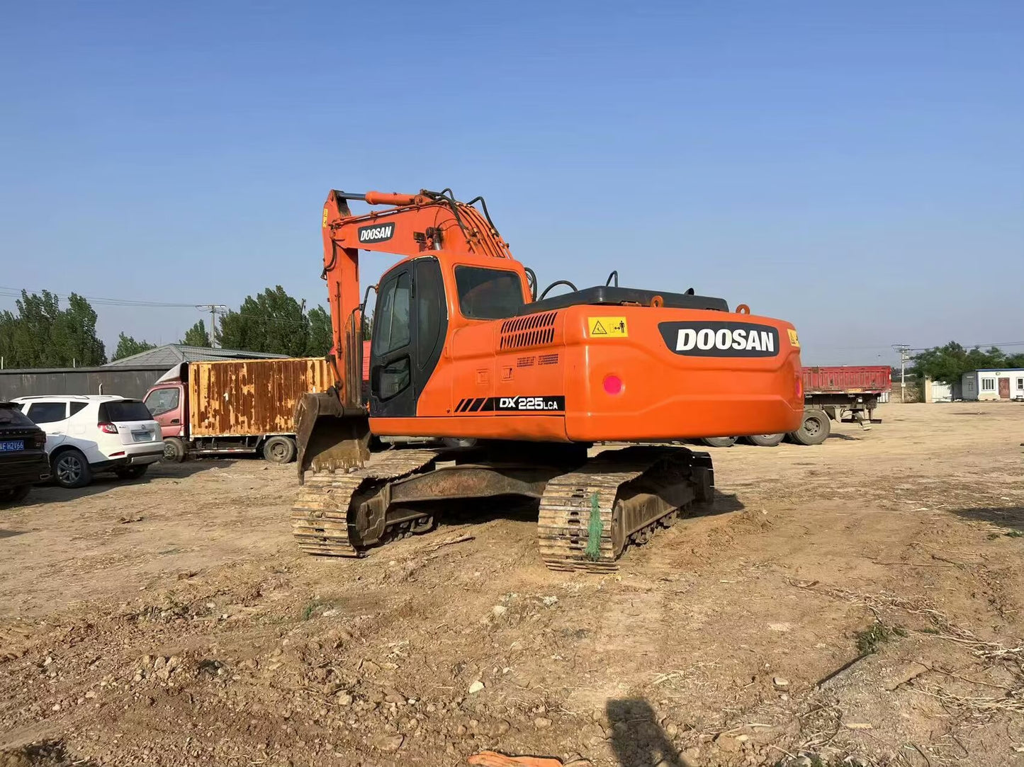 USED DOOSAN DX225 EXCAVATOR