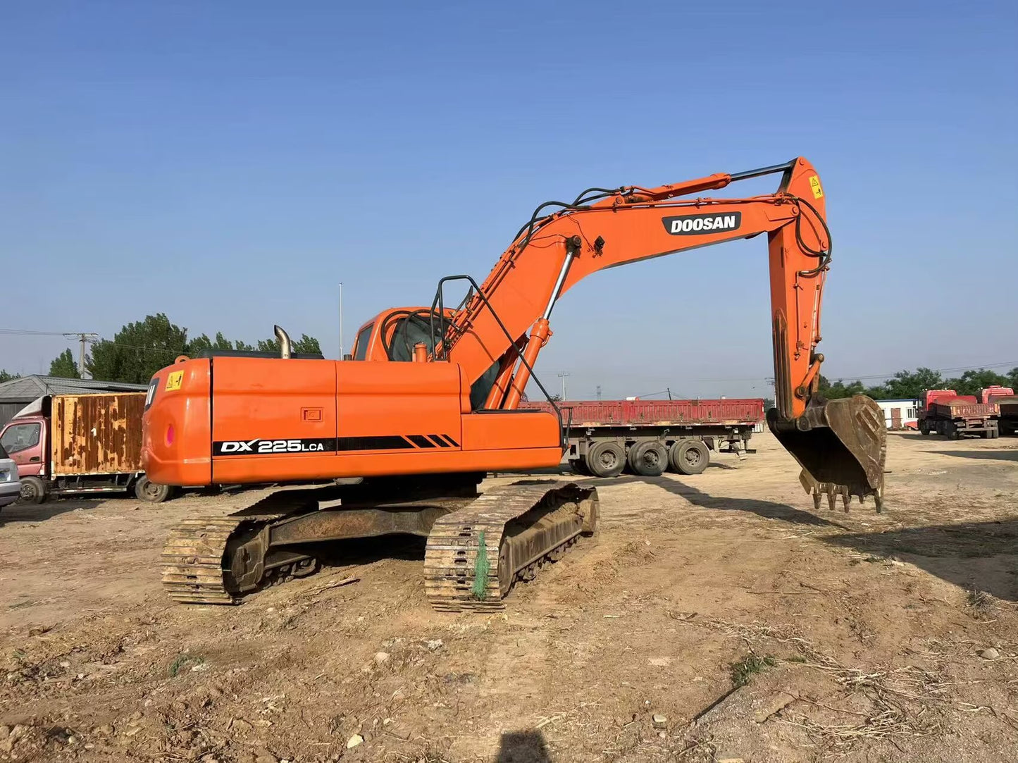 USED DOOSAN DX225 EXCAVATOR