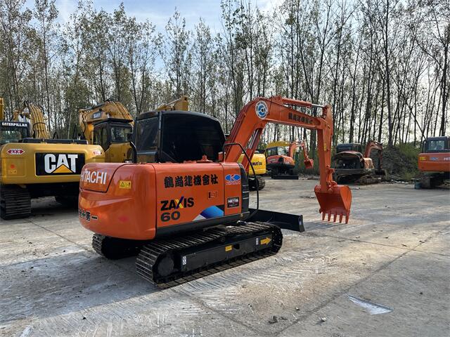 USED HIATCHI ZX60 EXCAVATOR