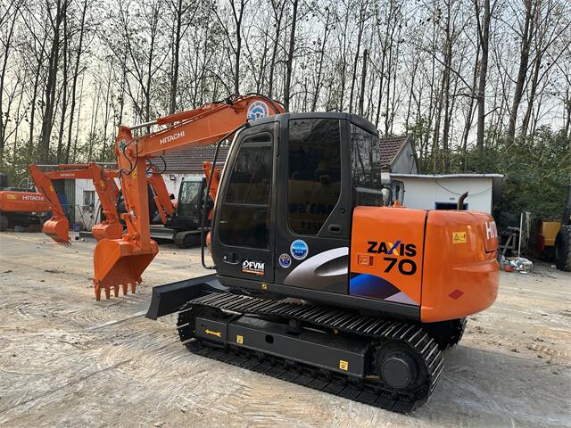 USED HIATCHI ZX70 EXCAVATOR