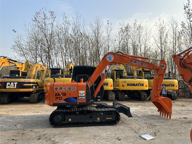 USED HIATCHI ZX70 EXCAVATOR