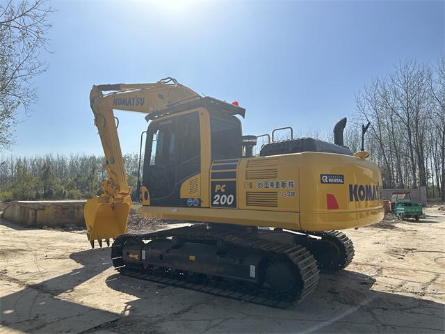 USED KOMATSU PC200-8 EXCAVATOR