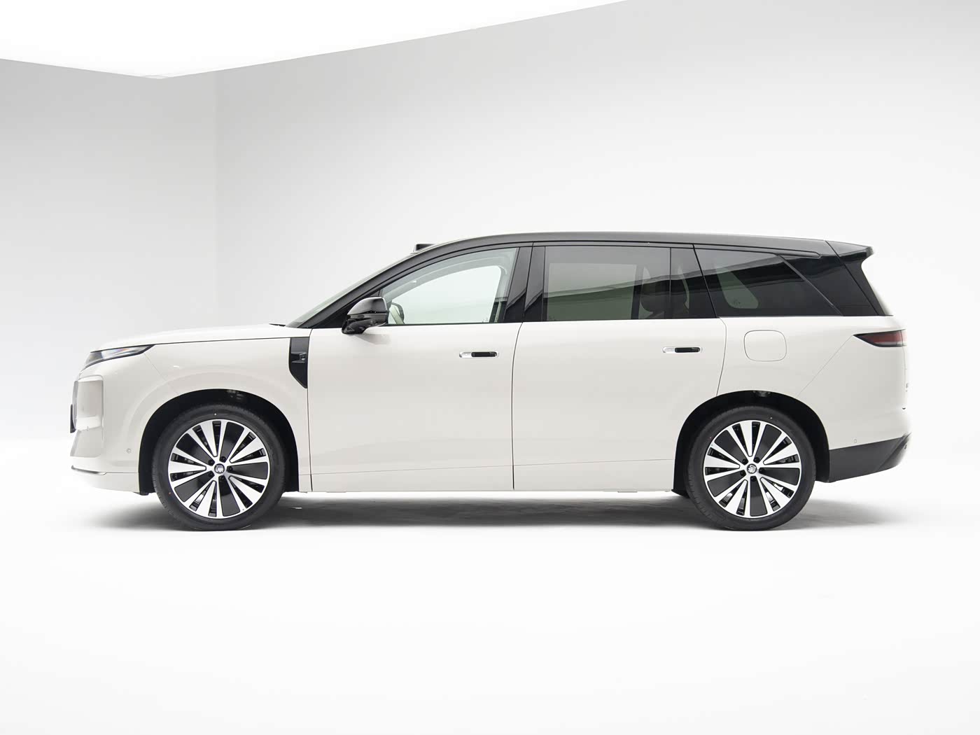 BYD Da Tang Ultra 2026 EV 950KM RWD cargo space for China car export