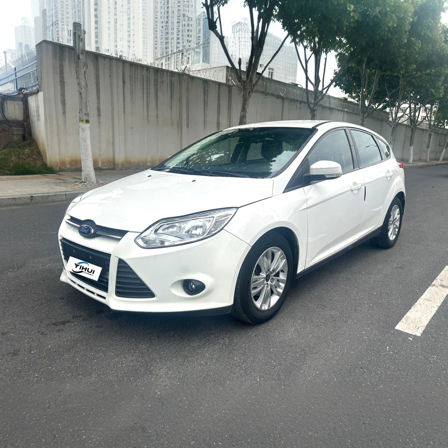 Ford Focus 2012 Hatchback 1.6L Comfort MT