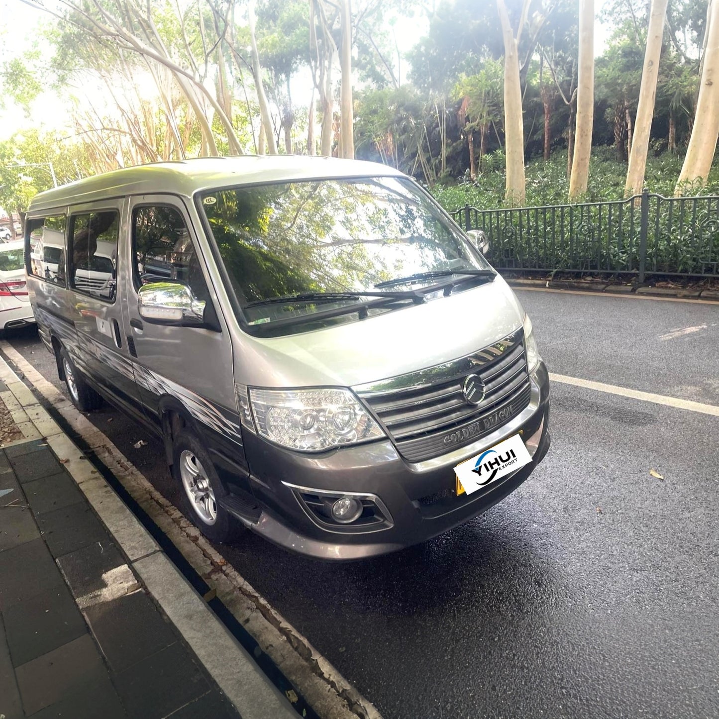 Golden Dragon Hiace 2016 Model|2.2L Manual Transmission 11+2 Seats Passenger Bus
