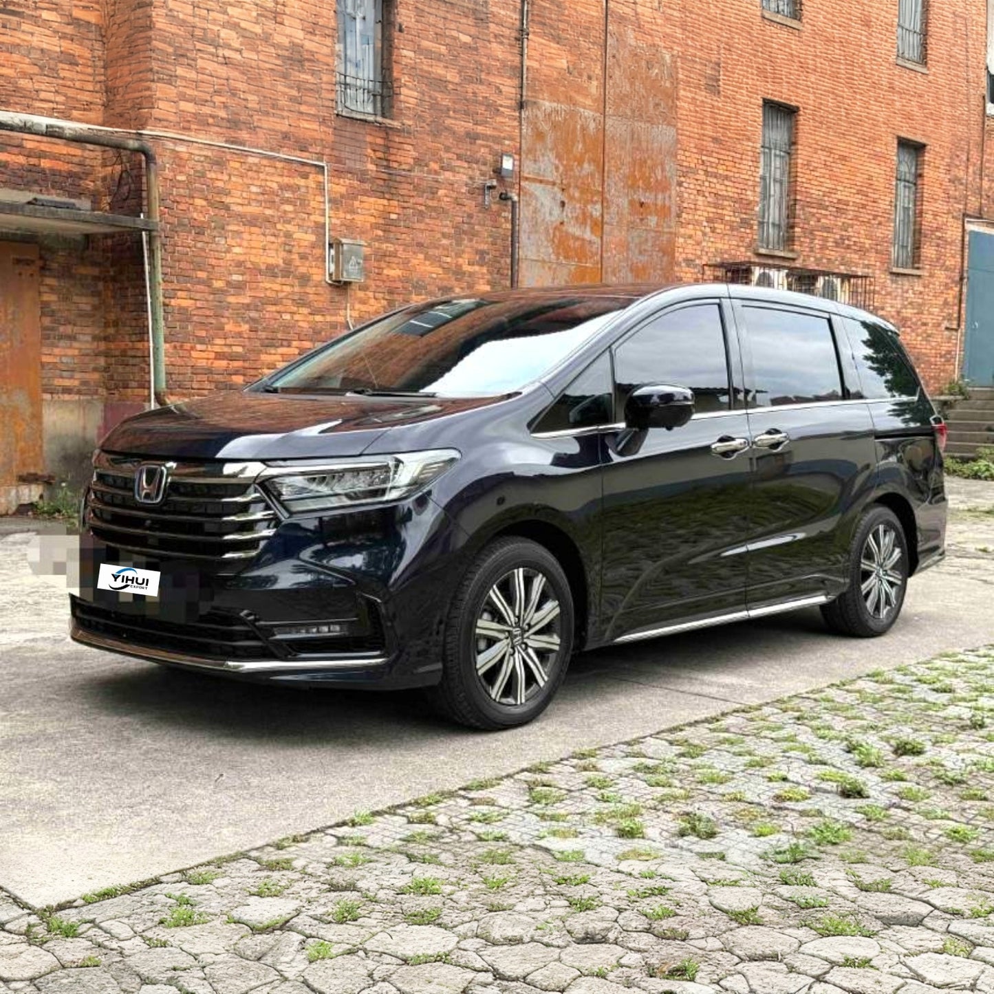 Honda Odyssey 2024 eHEV 2.0L Sharp Joy Edition FWD E-CVT Automatic Transmission