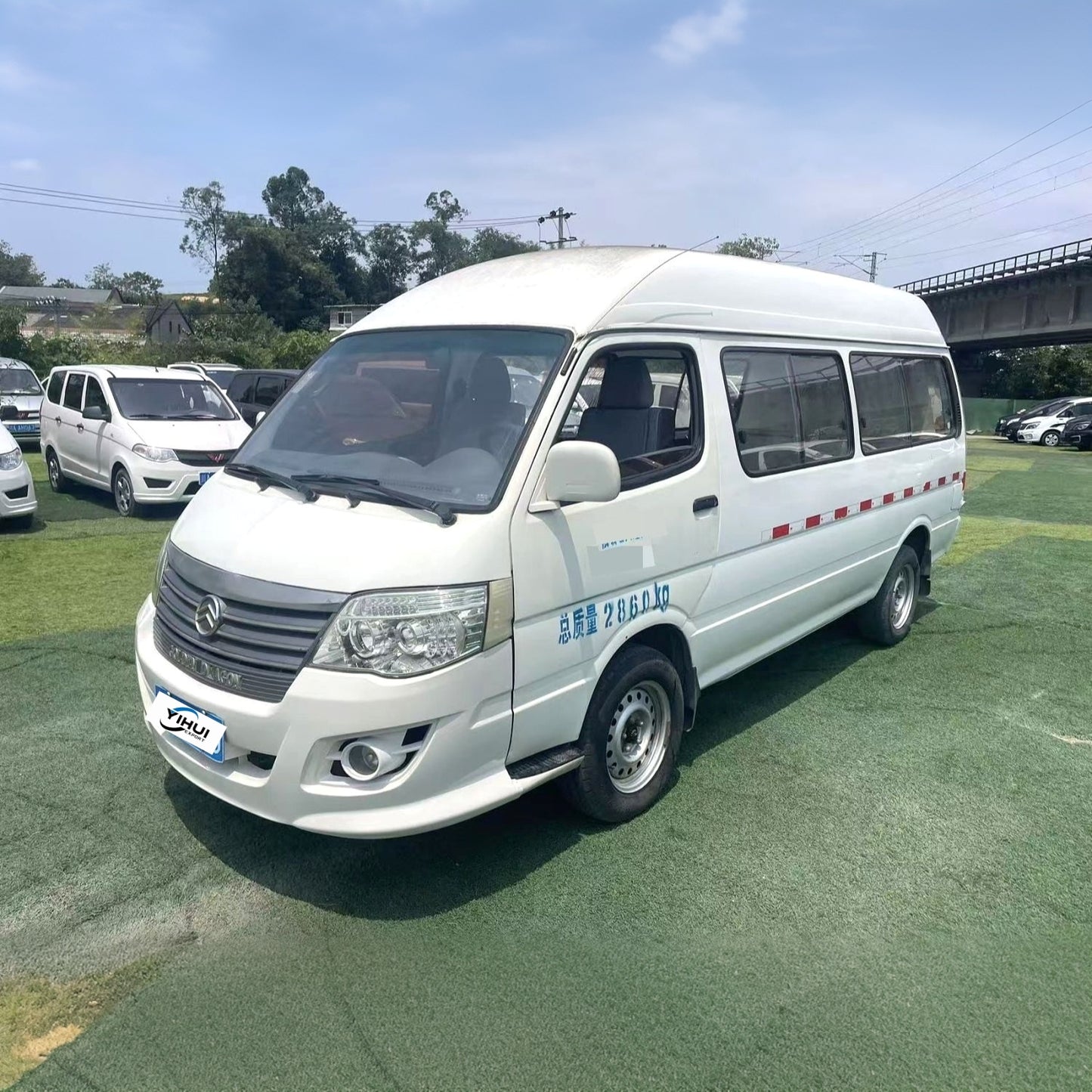 Golden Dragon Hiace|2014 Model 2.0L Manual Transmission 6-Seat Passenger Bus