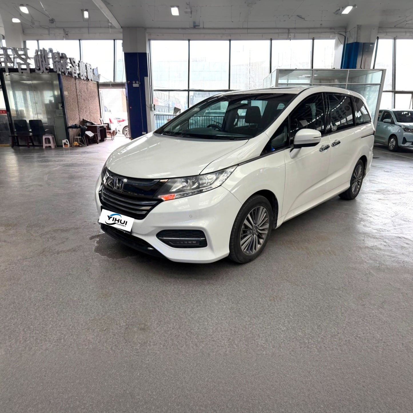 Honda Odyssey 2018 Model 2.4L Luxury Edition FWD CVT Automatic Transmission 7-Seater Gasoline MPV