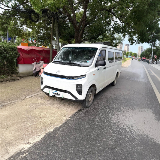 Geely Farizon Starjoy V6E 2024 Model | Function Version Zhixin 46.08kWh Automatic Closed Van
